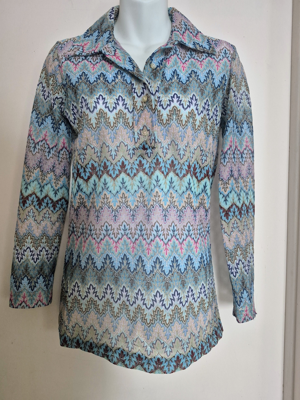 Vintage 70s Pastel Chevron-Patterned Scoop-Neck Sweater in Blue and Pink